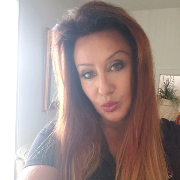 Meet your Posher, Lisa - Picture 1 of 1